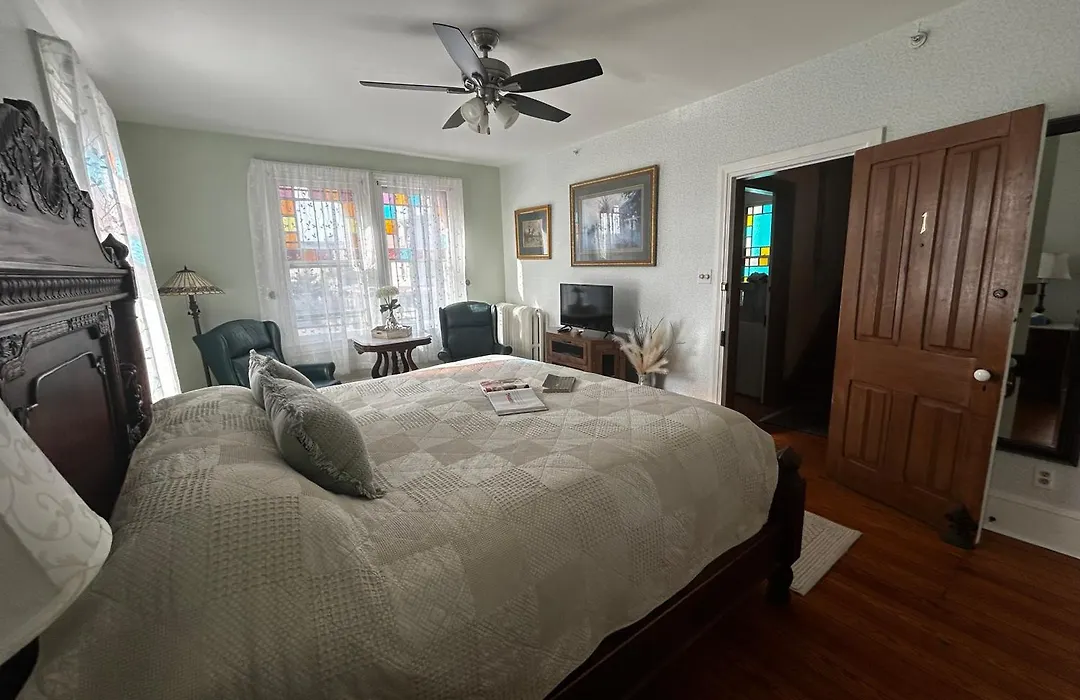 Beauclaires Bed & Breakfast-1