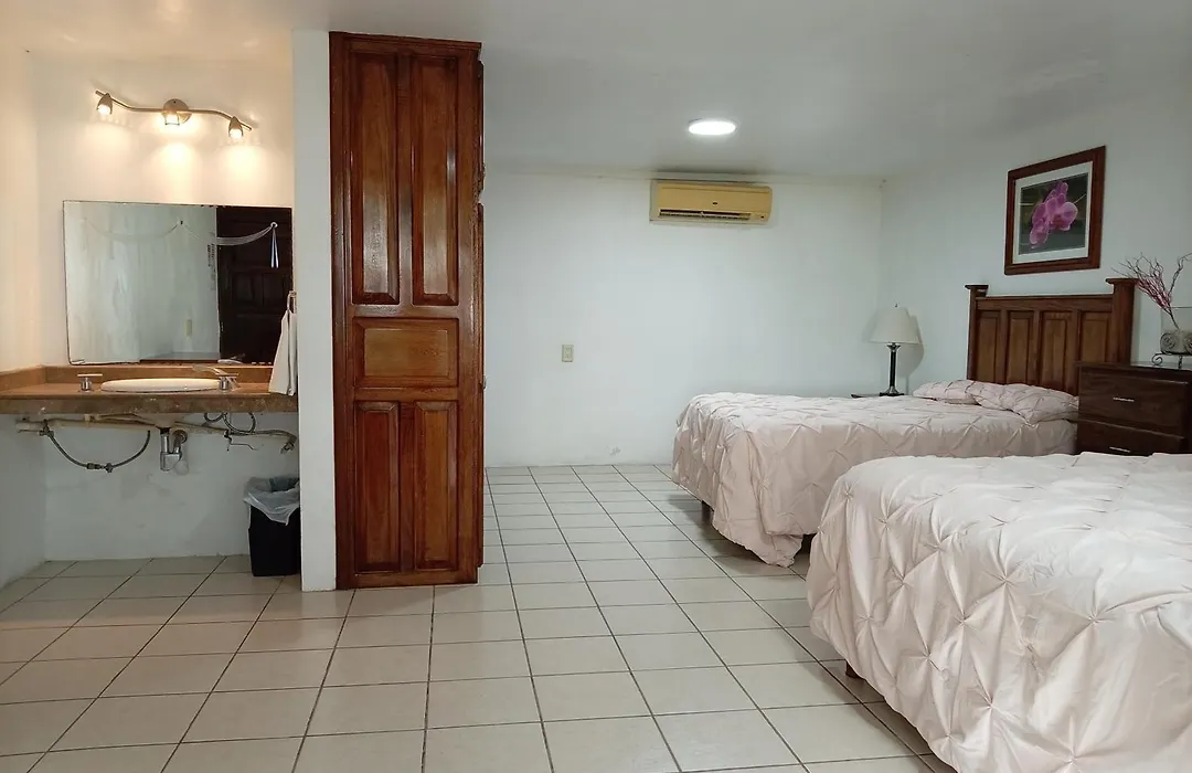 Freedom Shores "La Gringa" Hotel - Universally Designed-1