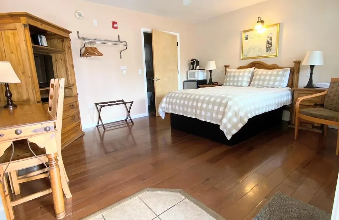 Arnold Meadowmont Lodge-1
