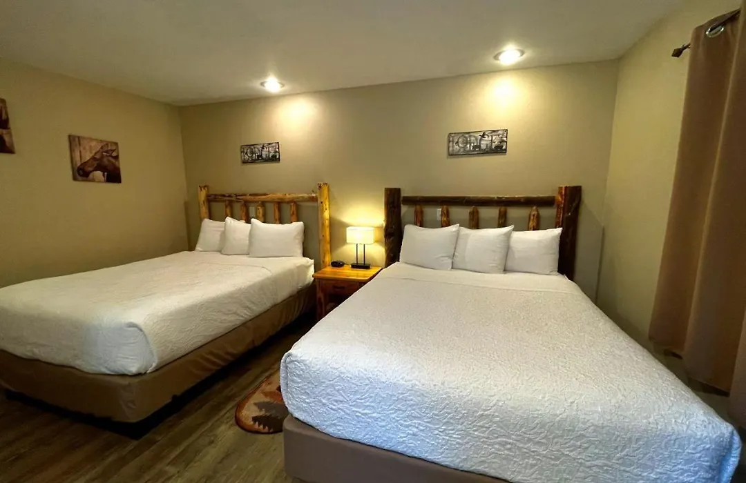 Riverfront Motel & Cabins-1