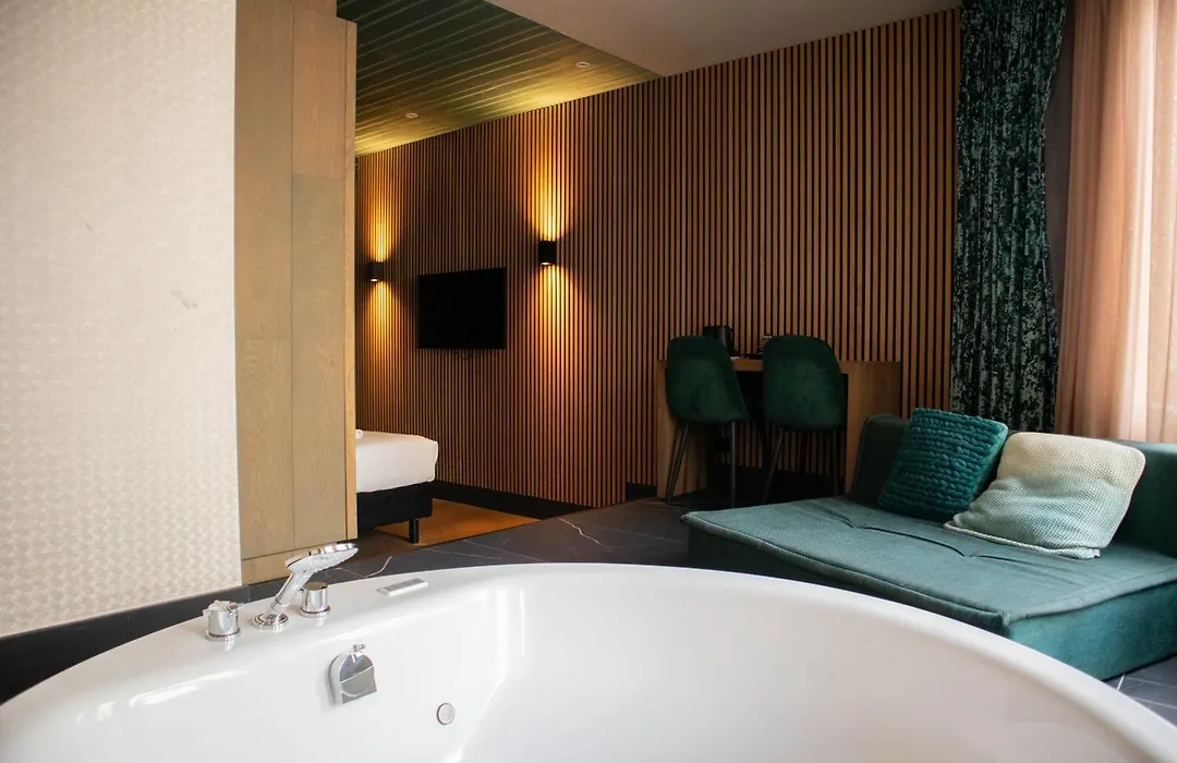 Manzo'S Suites-1