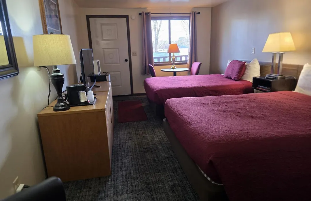 Lakeshore Motel Ice Lake-1