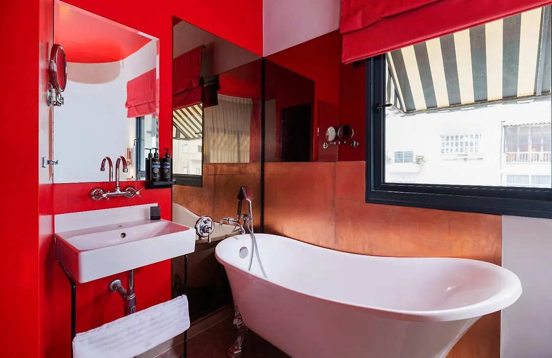 Scarlet Hotel-1