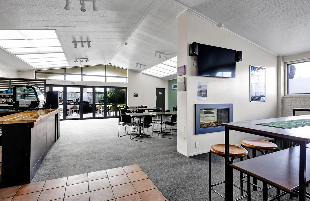Kaponga Hotel-1