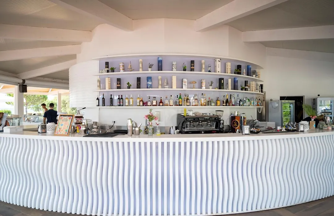 Hotel Baia Di Conte Club & Resort-1