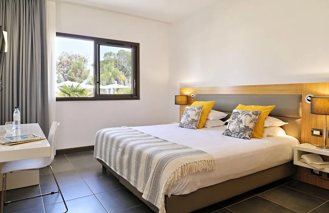 Hotel San Lucianu-1