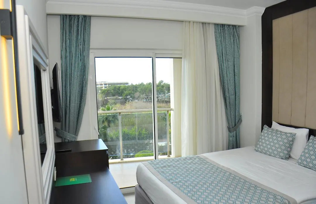 Lrs Hotels Lake River Side Hotel & Spa-1