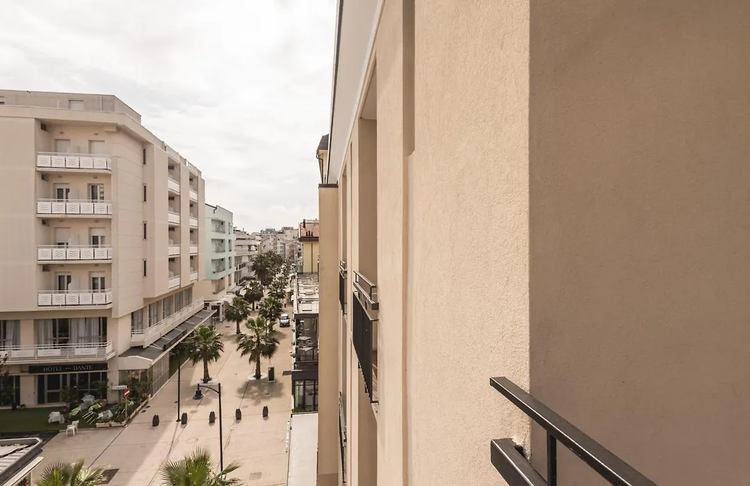Hotel Leonardo-1