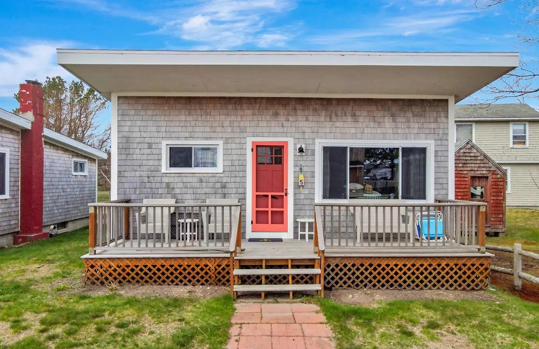 Spinneys Guesthouse & Beach Cottages-1