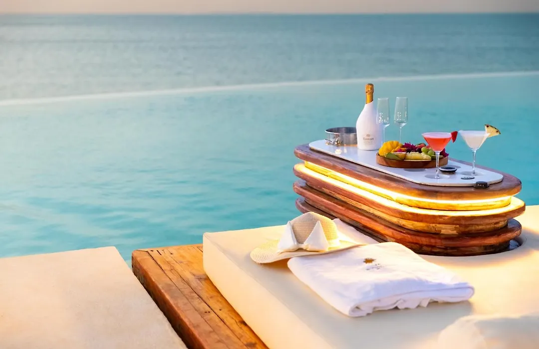 Le Saint Tropez-1