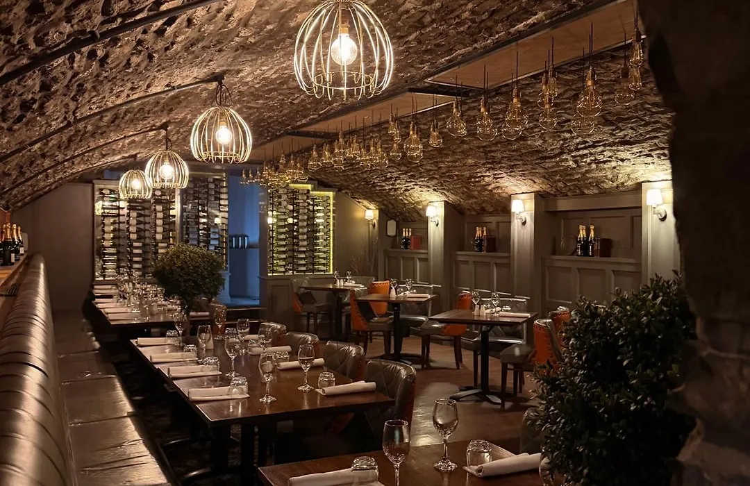 The Bear, Cowbridge-1