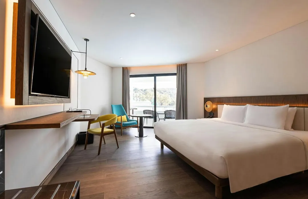 Le Meridien Phuket Beach Resort-1