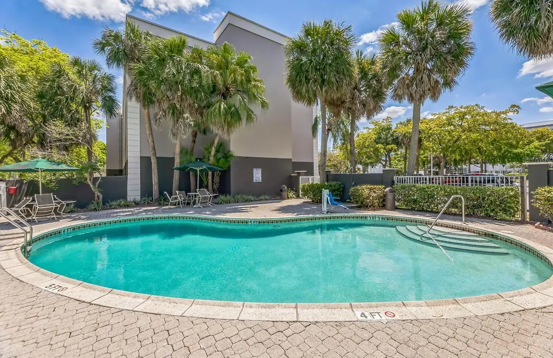 La Quinta By Wyndham Miami Lakes-1