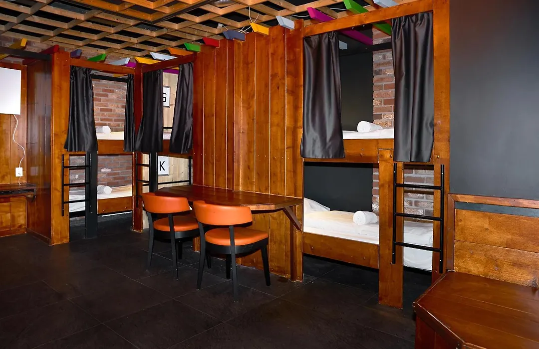 Amsterdam Teleport Hotel-1