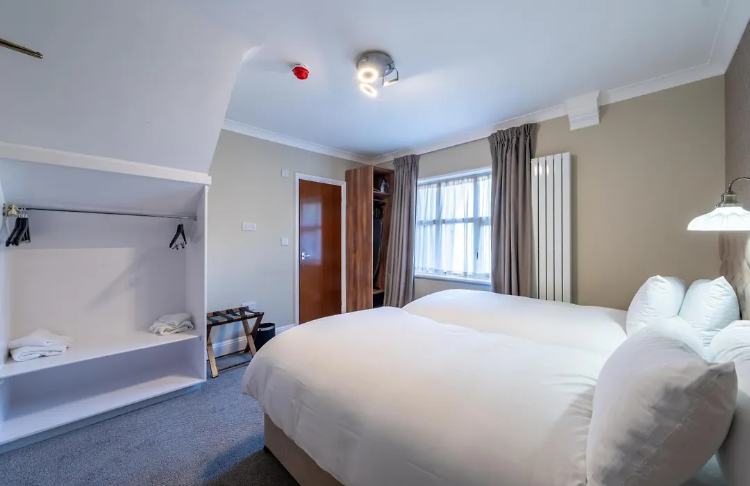 Uno Thames Hotel-1