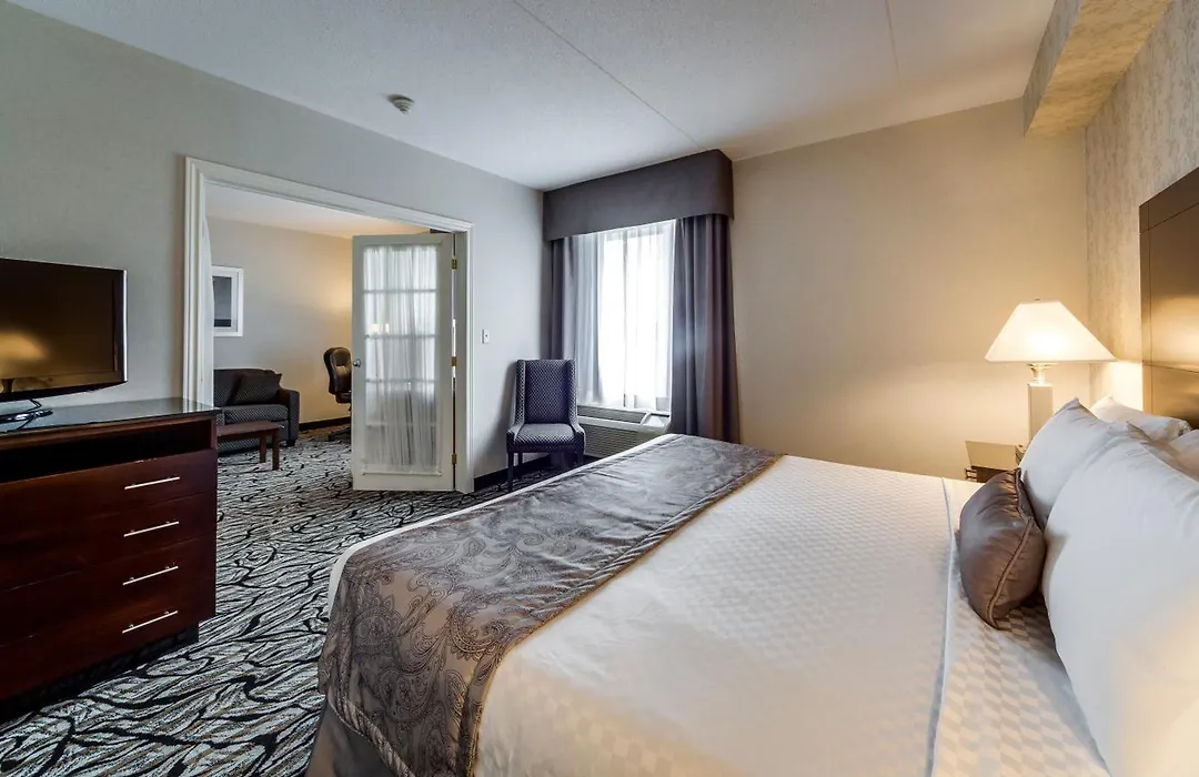 Monte Carlo Inn Oakville Suites-1