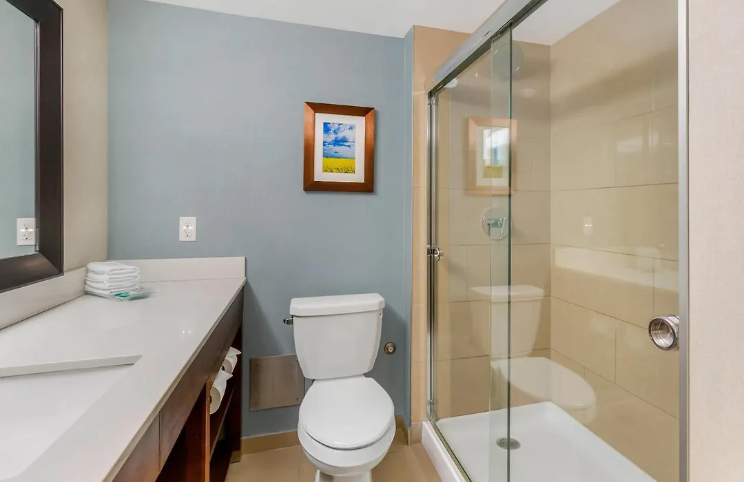 Clarion Hotel & Suites-1