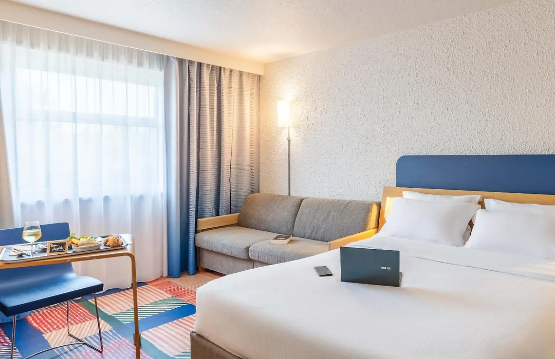B&B HOTEL Lyon Nord 4 étoiles-1