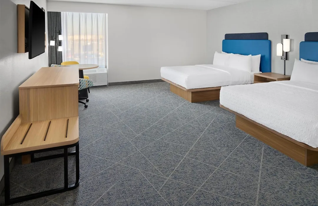 Hampton Inn Chicago-Carol Stream-1