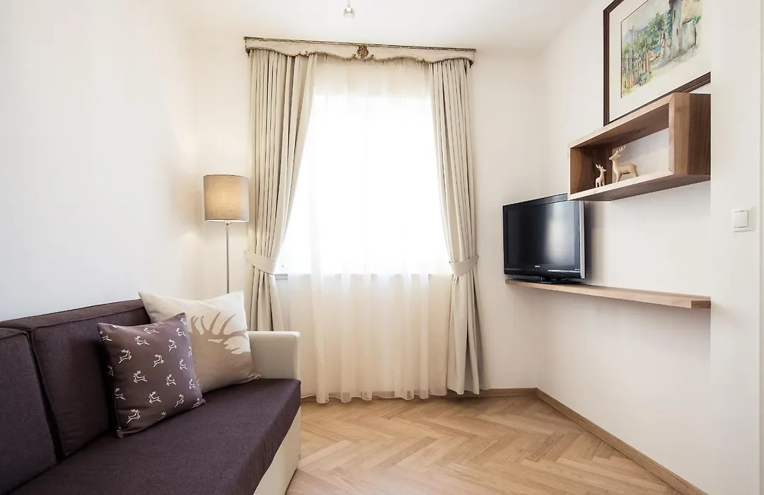 Romantik Hotel Jagdhof-1