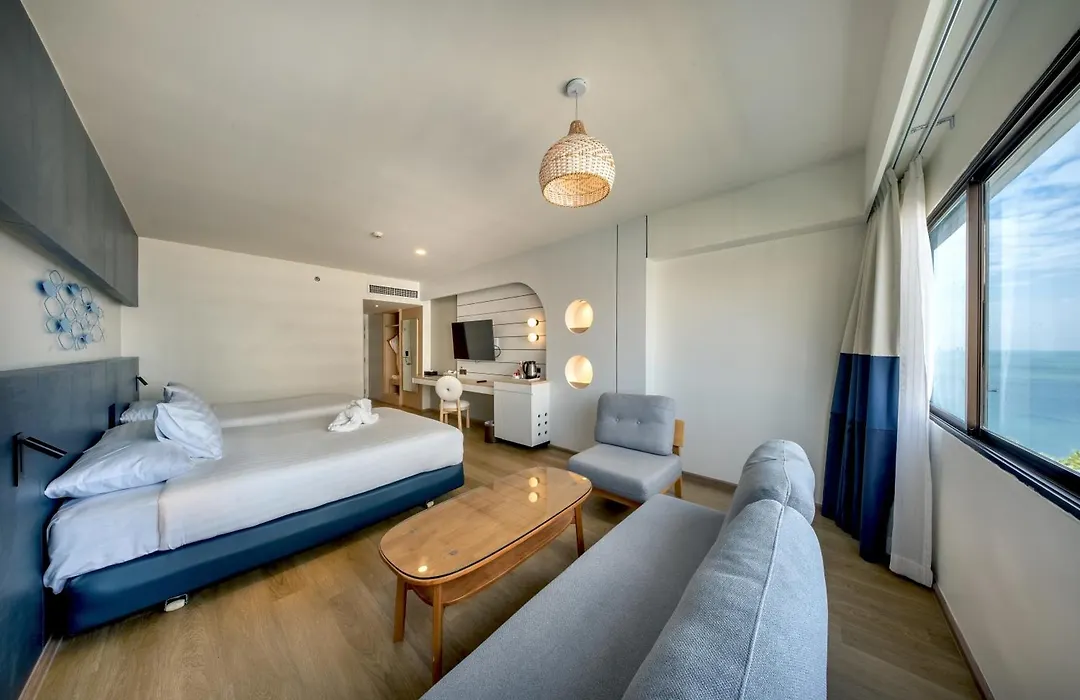 Jomtien Palm Beach Hotel & Resort - Family-Friendly-1