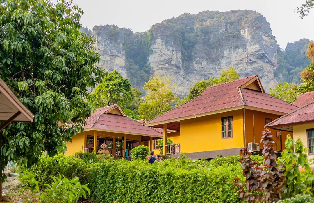 Tonsai Bay Resort-1