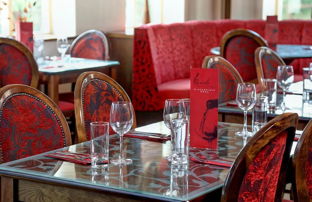 Best Western Plus Pastures Hotel-1