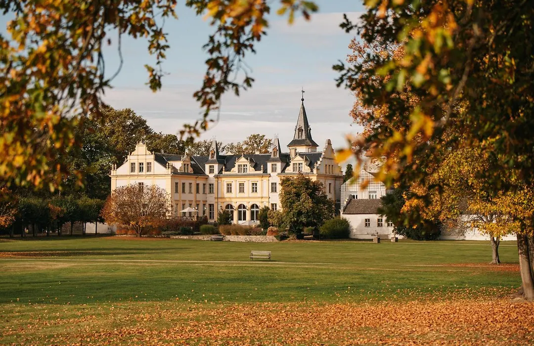 Schloss Und Gut Liebenberg-1