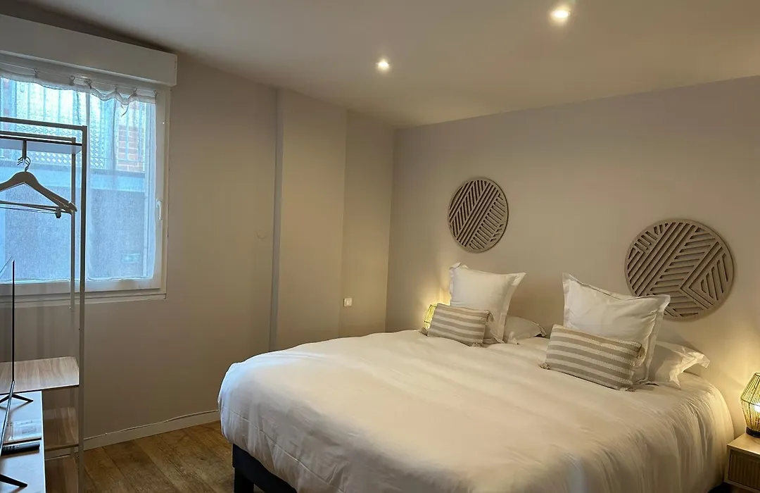 Hotel Le Dormeur Du Val-1