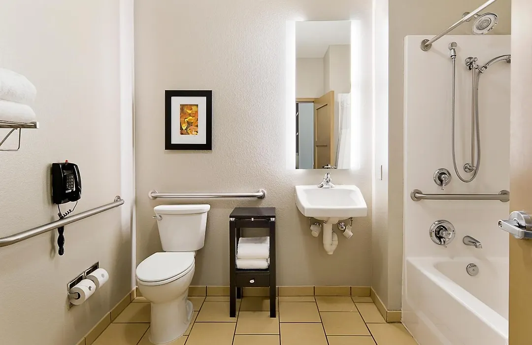 Clubhouse Hotel And Suites-1