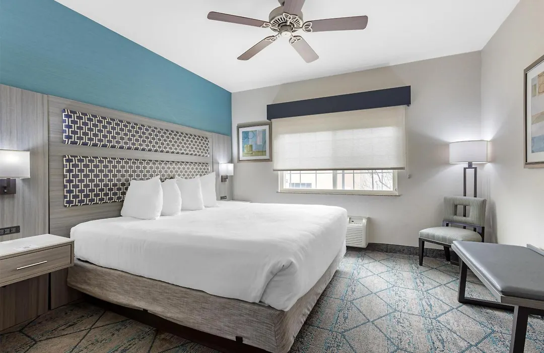 Best Western Plus Wasco Inn & Suites-1