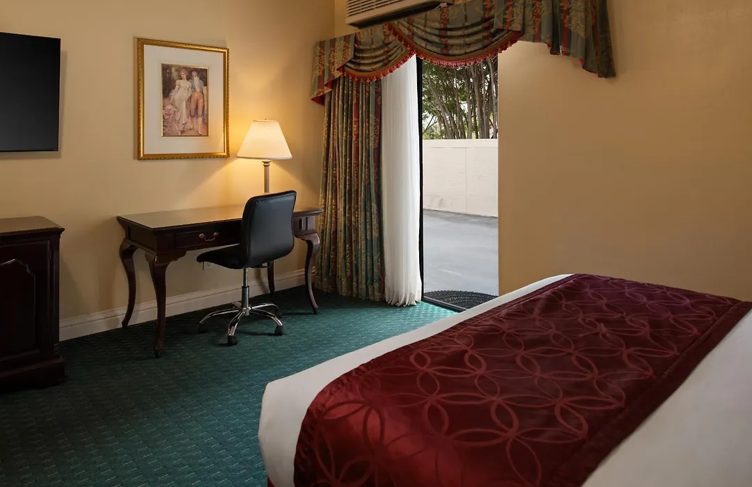 Carlyle Hotel-1