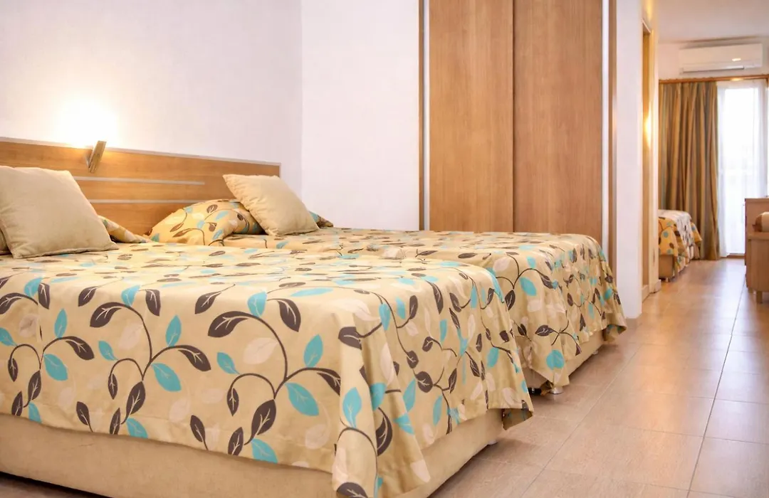Selenium Hotel-1