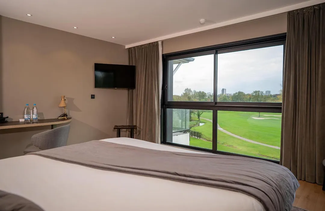Best Western Plus Le Fairway Hotel&Spa Golf d'Arras-1