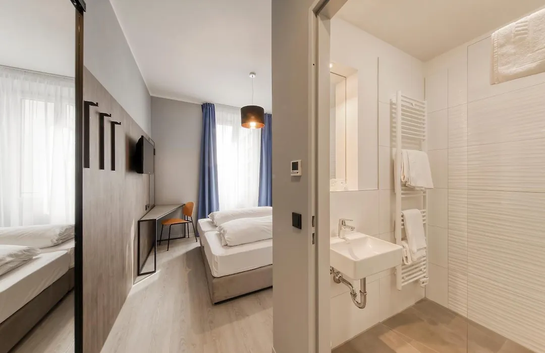 Smart Stay Hotel Station-1
