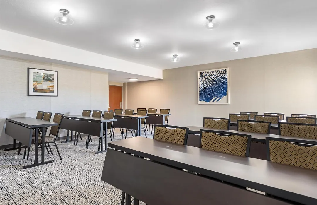 Best Western Plus Fresno Airport Hotel-1