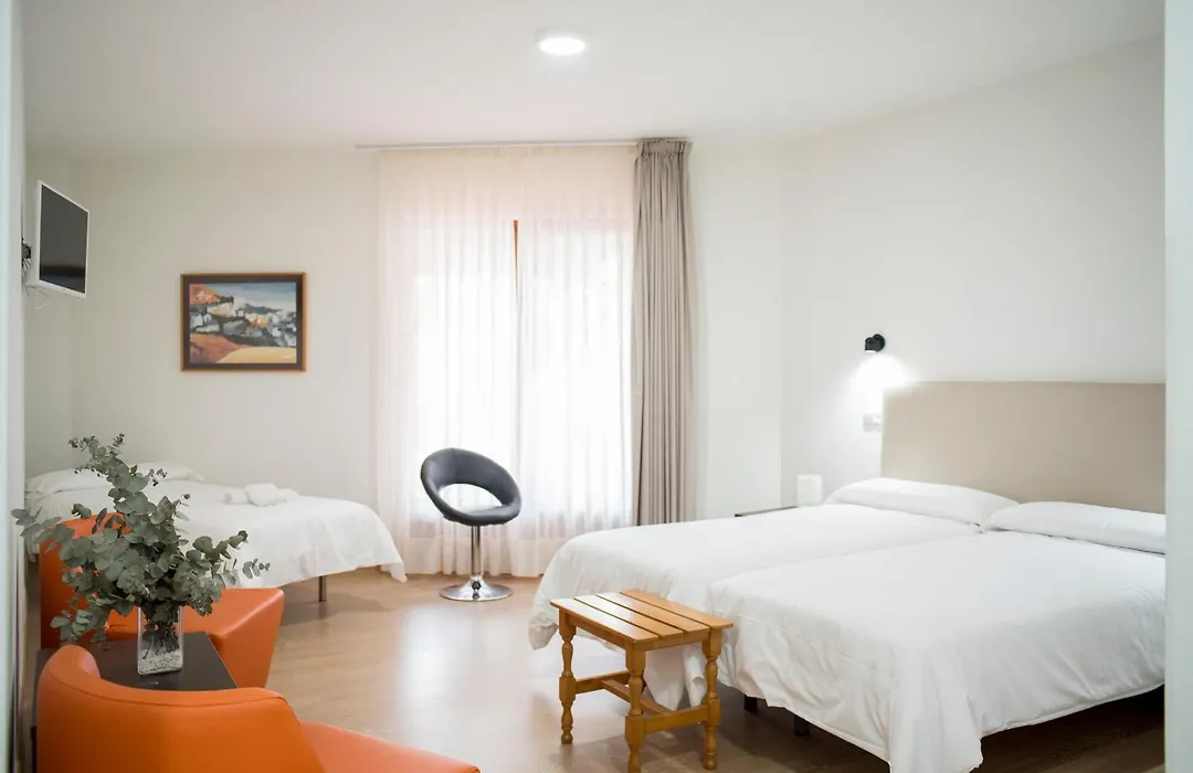 Hotel Montañés-1
