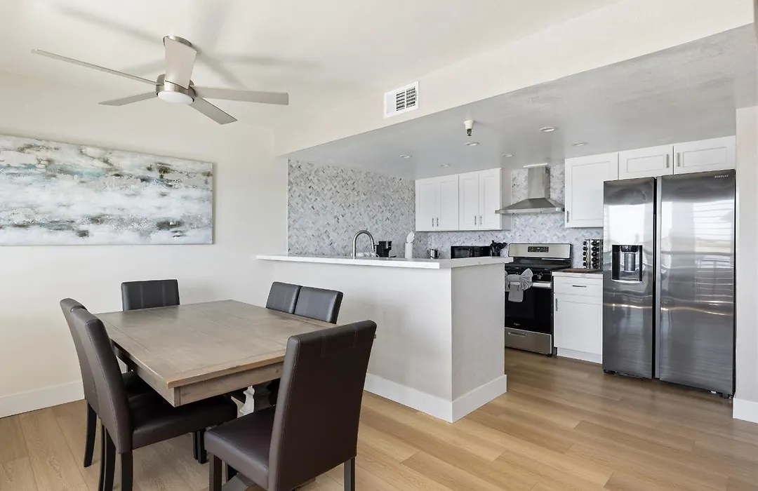 456 Embarcadero Inn&Suites-1