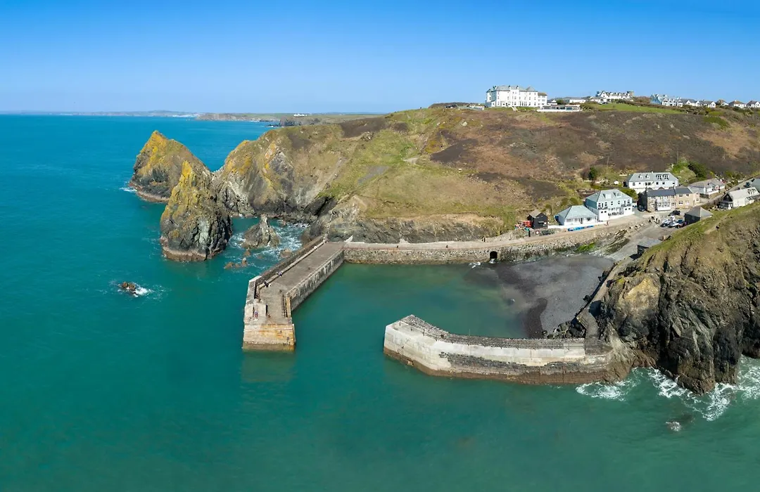 Mullion Cove Hotel & Spa-1