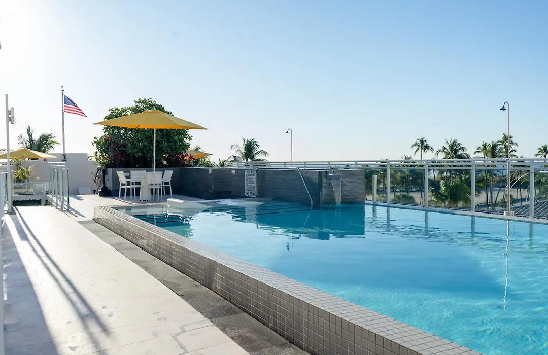 Leslie Hotel Ocean Drive-1