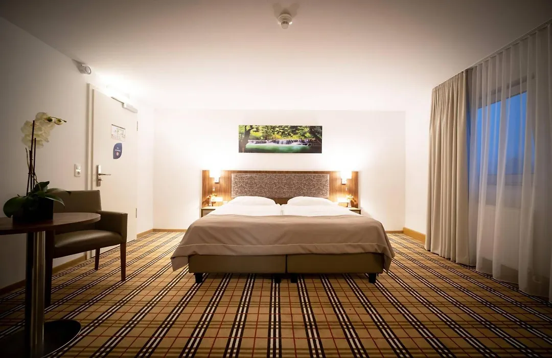 Anor Hotel I Park Sleep & Fly I Frankfurt Airport-1