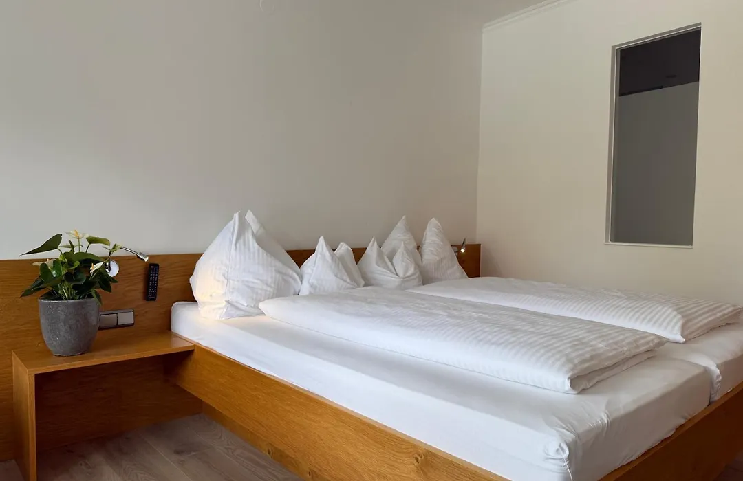 Seehotel Lilly-1