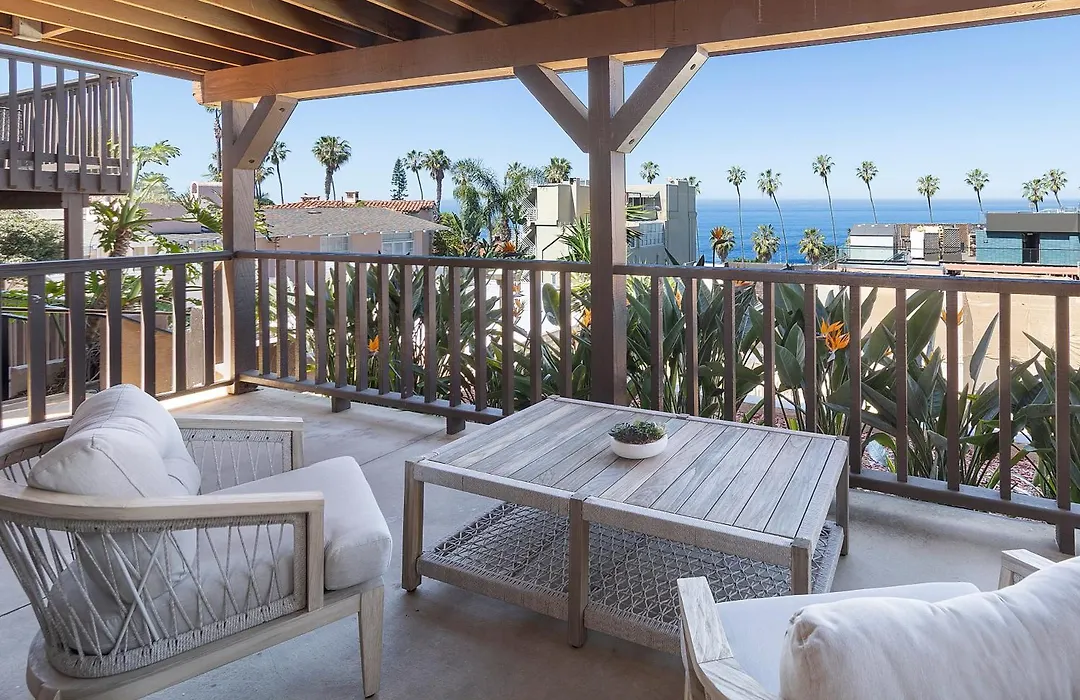 La Jolla Cove Suites-1
