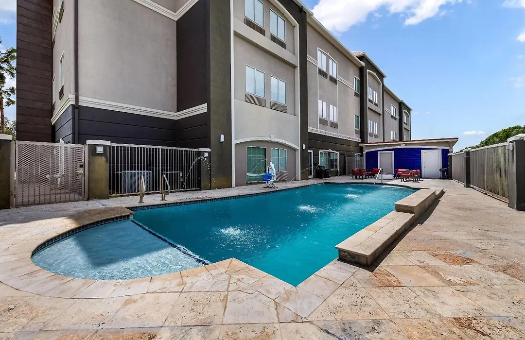 La Quinta By Wyndham Alvin-1
