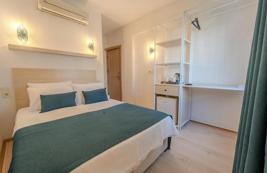 Mia Hill Suites-1