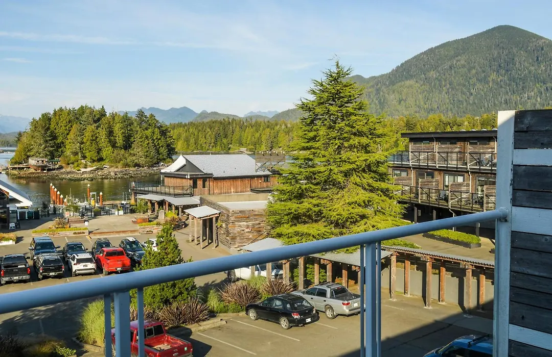 Tofino Resort + Marina-1