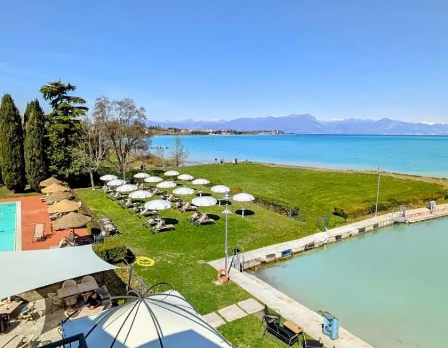 Yachting Hotel Mistral-1