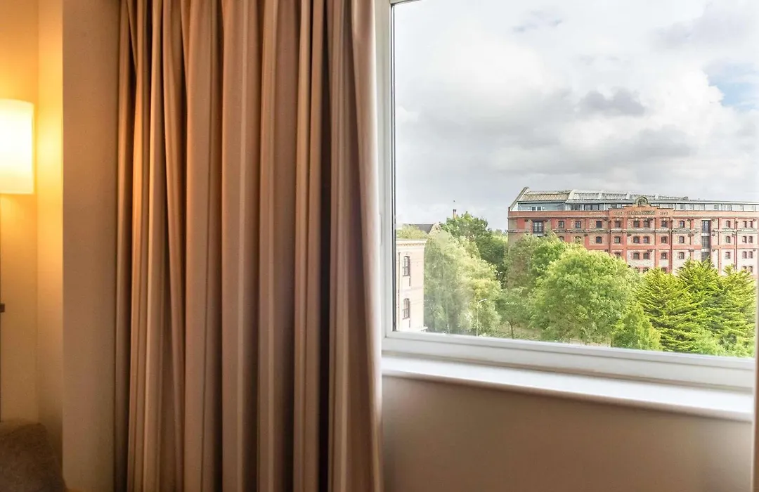 Novotel Cardiff Centre-1