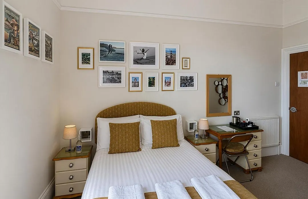 Riviera Lodge Hotel-1
