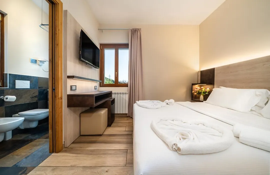 Hotel Aurora-1